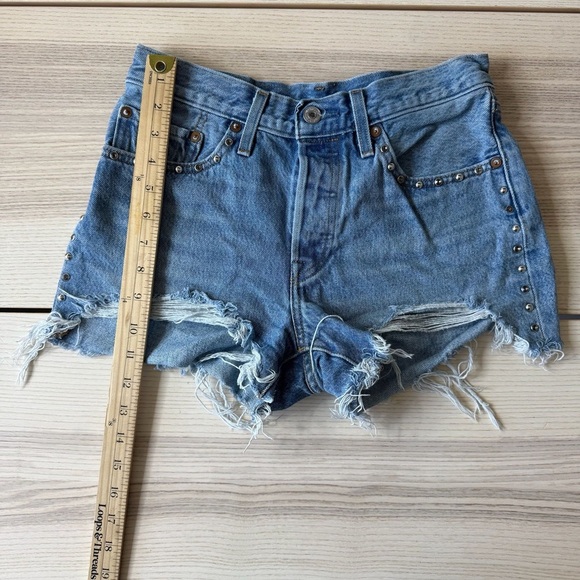 Levi's Women's Light Blue Jean Shorts - Picture 8 of 10